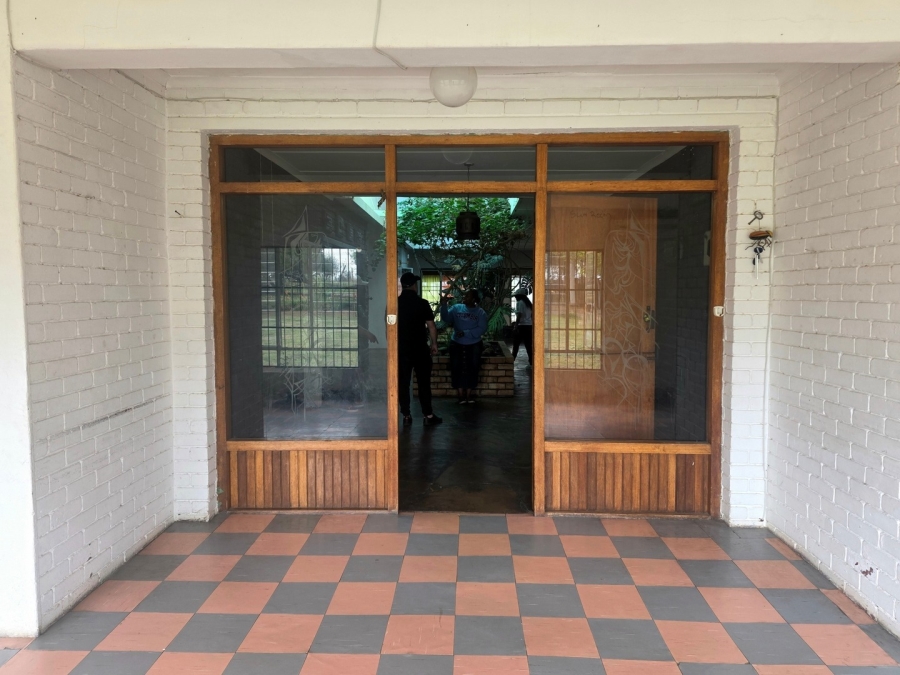 6 Bedroom Property for Sale in Rodenbeck Free State